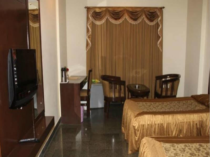 Hotel Vaibhav Βαρανάσι Εξωτερικό φωτογραφία