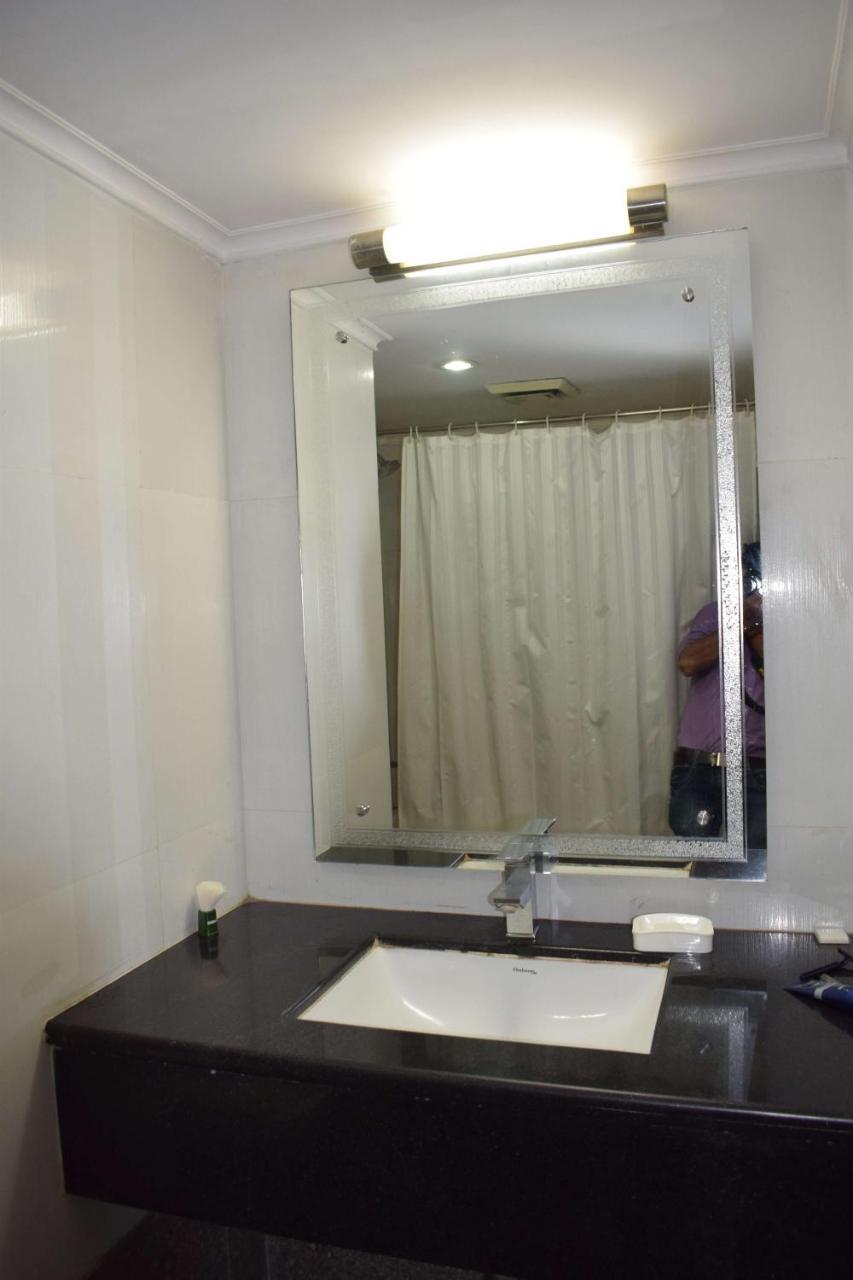 Hotel Vaibhav Βαρανάσι Εξωτερικό φωτογραφία